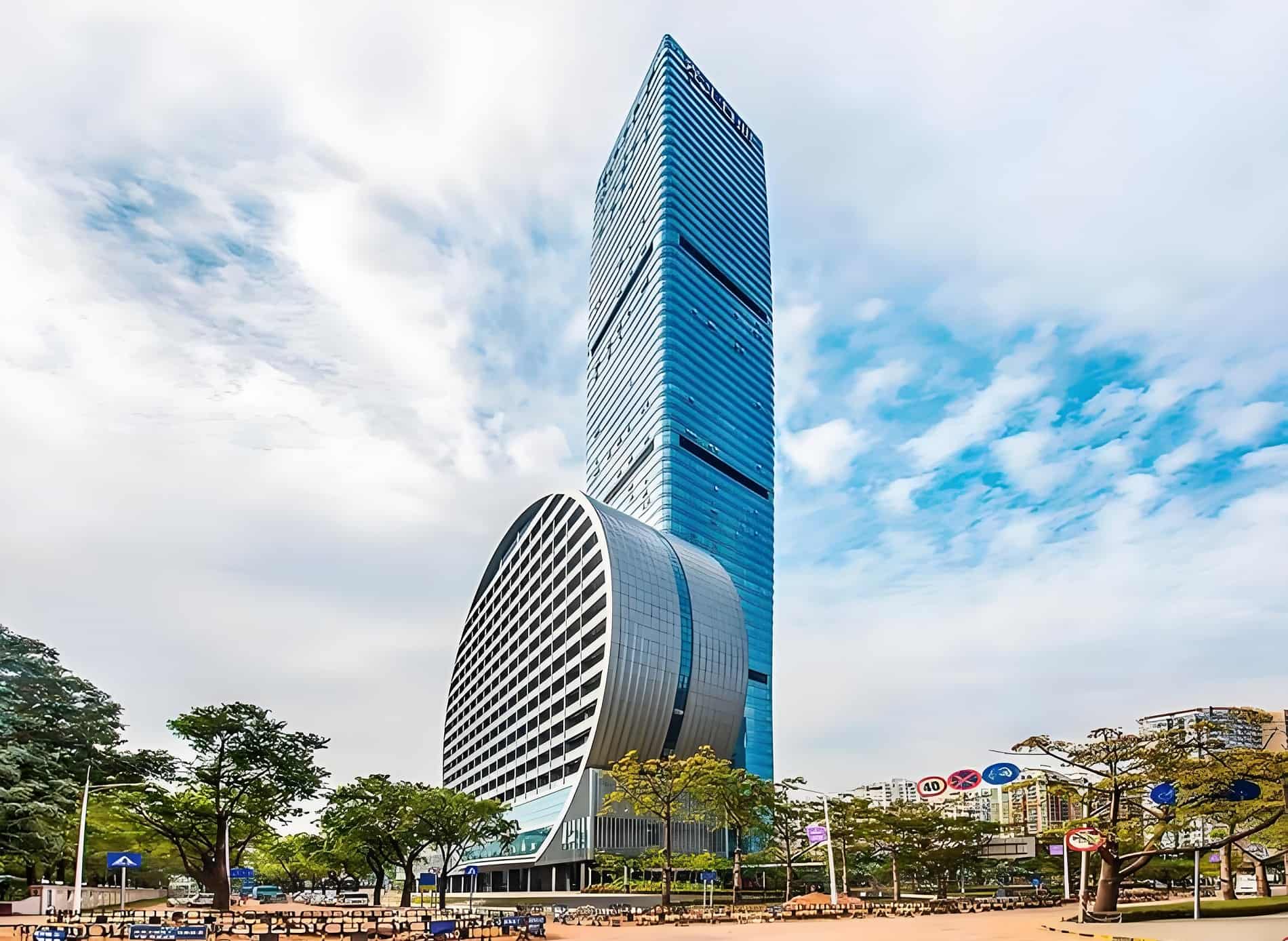 CFC长富中心（长富金茂大厦）建筑外观图