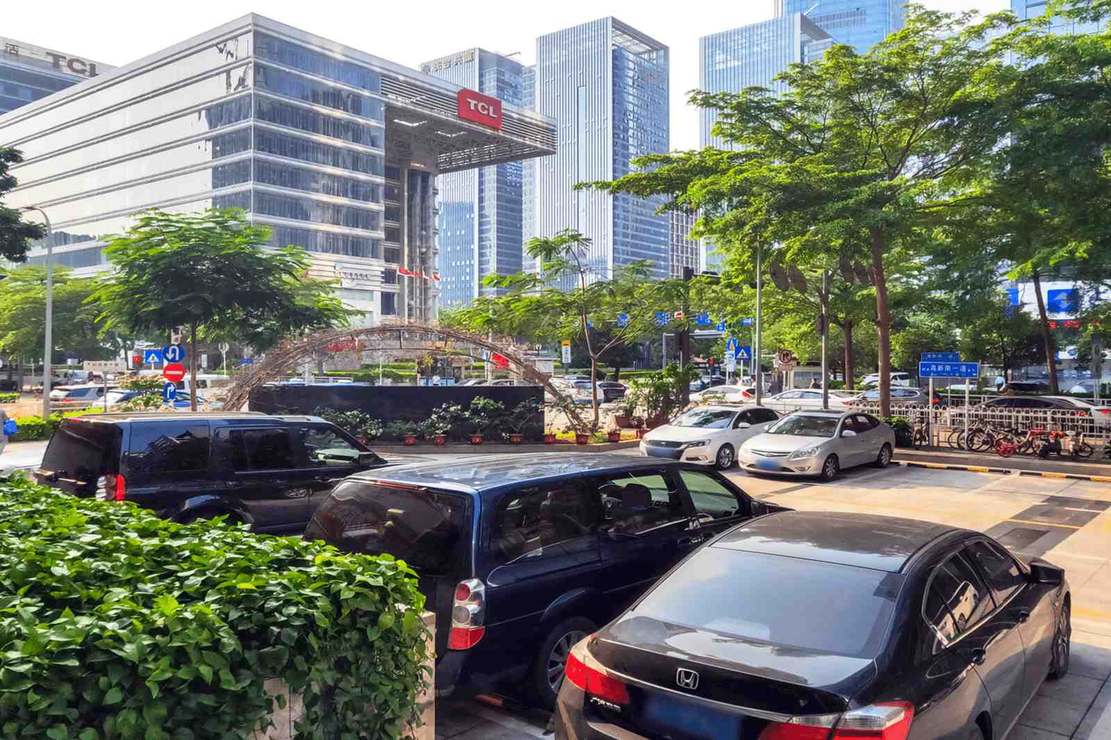 富诚科技大厦办公区实景图