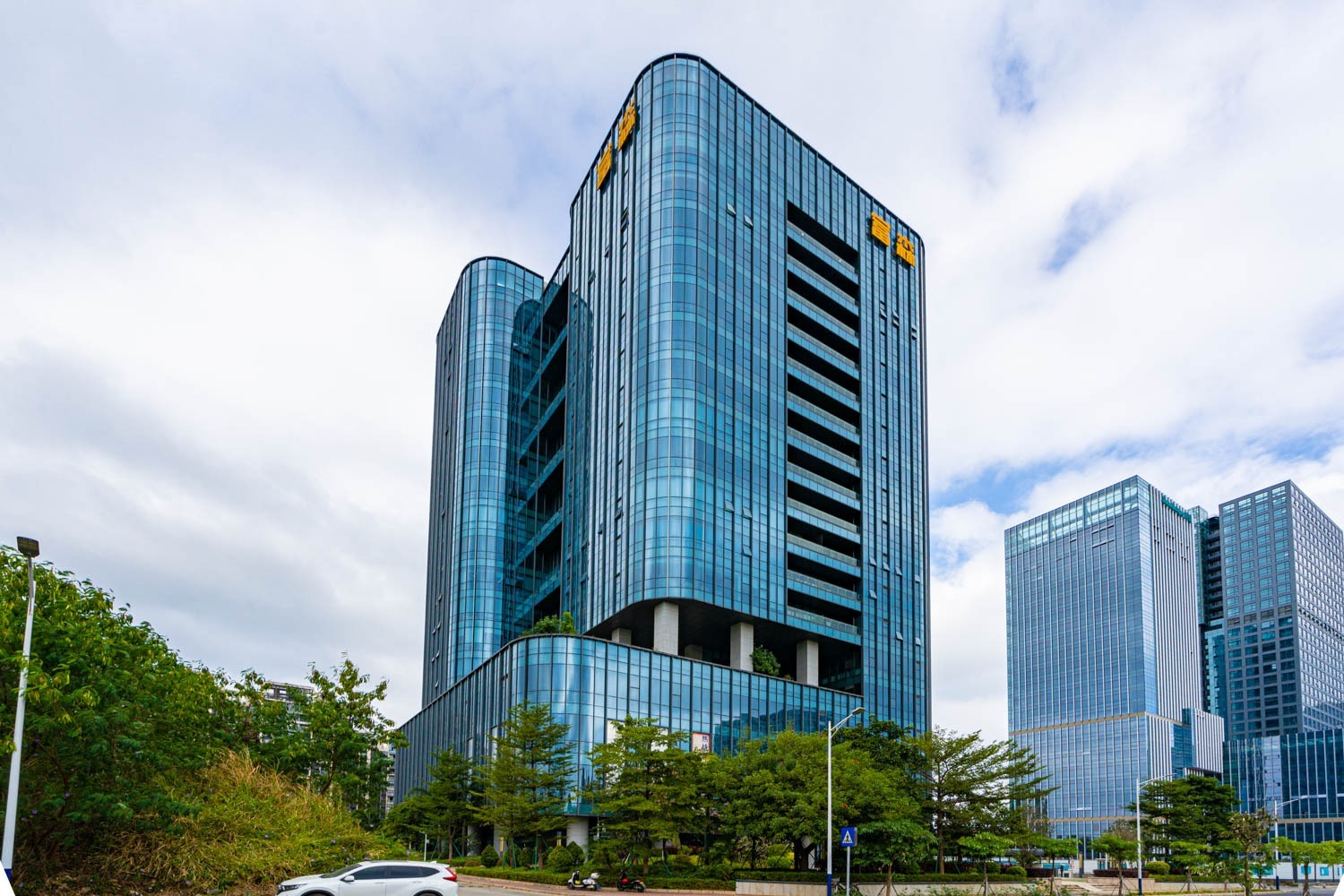 富森大厦建筑外观图