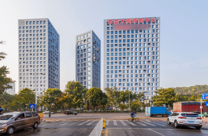 满京华SOHO艺峦建筑外观图