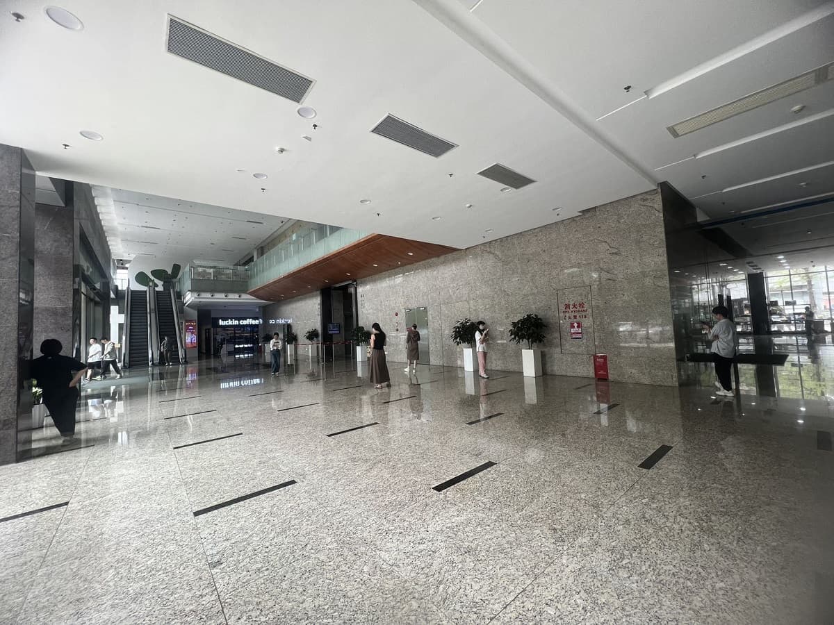 万利达科技大厦办公区实景图