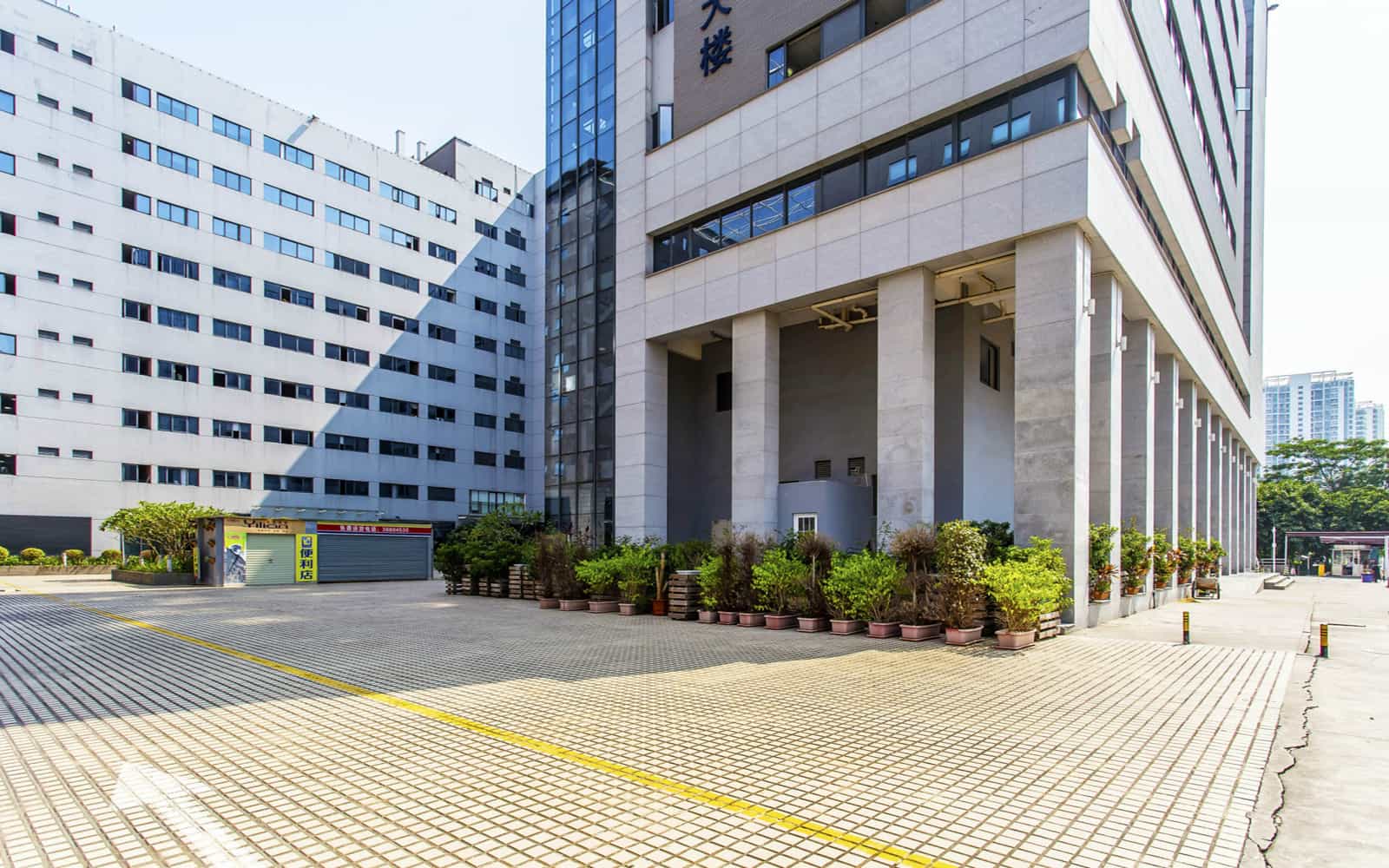 武汉大学产学研大楼大堂实景图