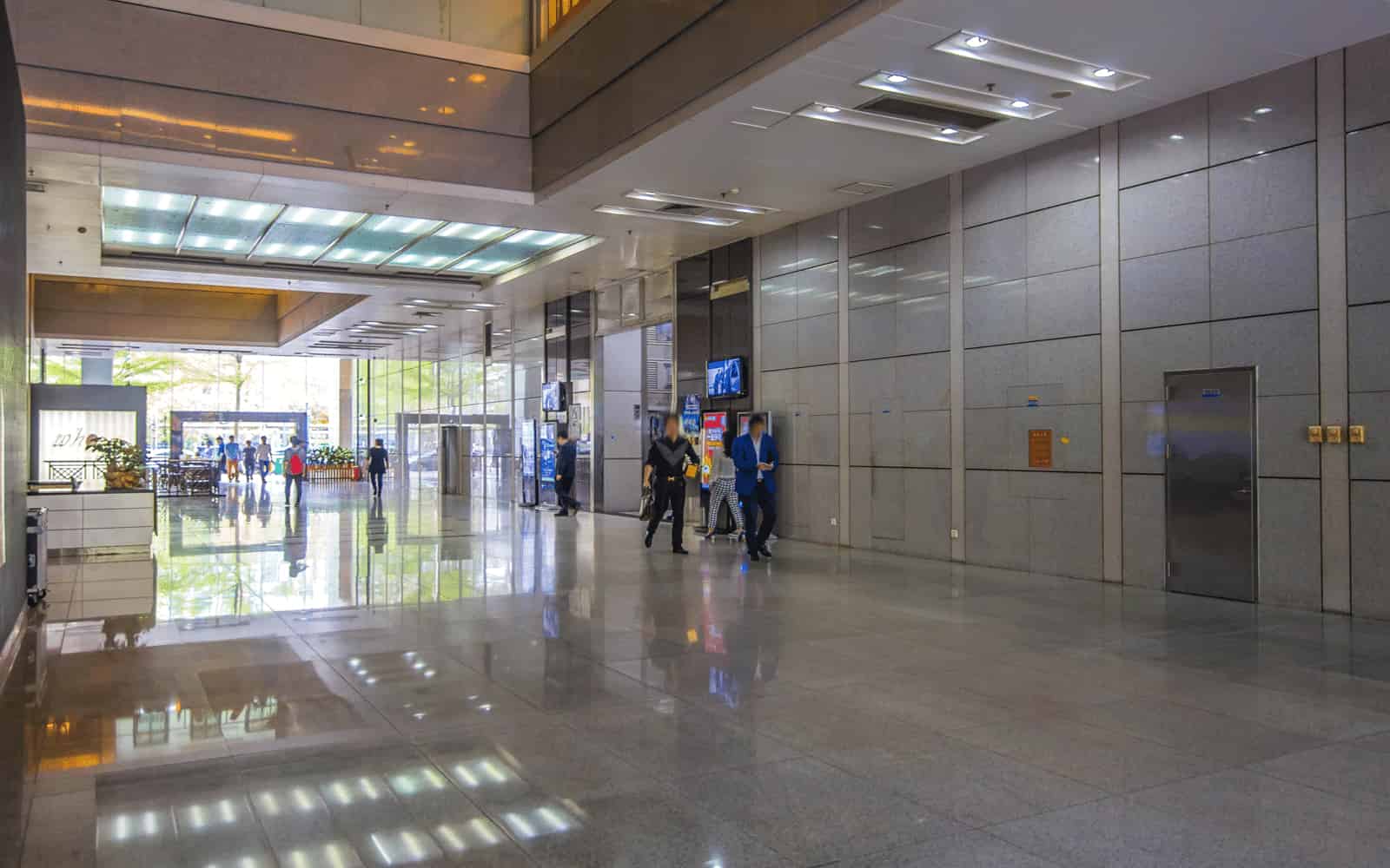 新华保险大厦办公区实景图