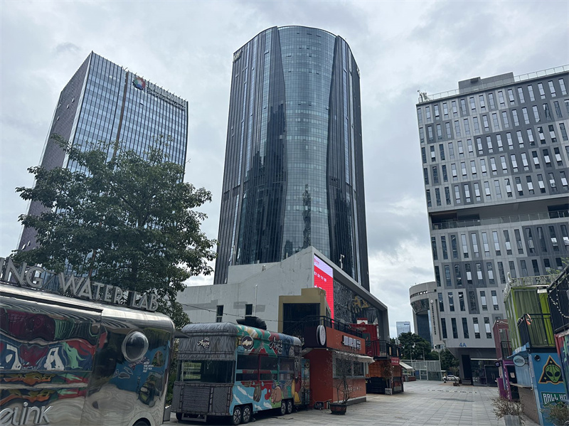 怡化金融科技大厦办公区实景图