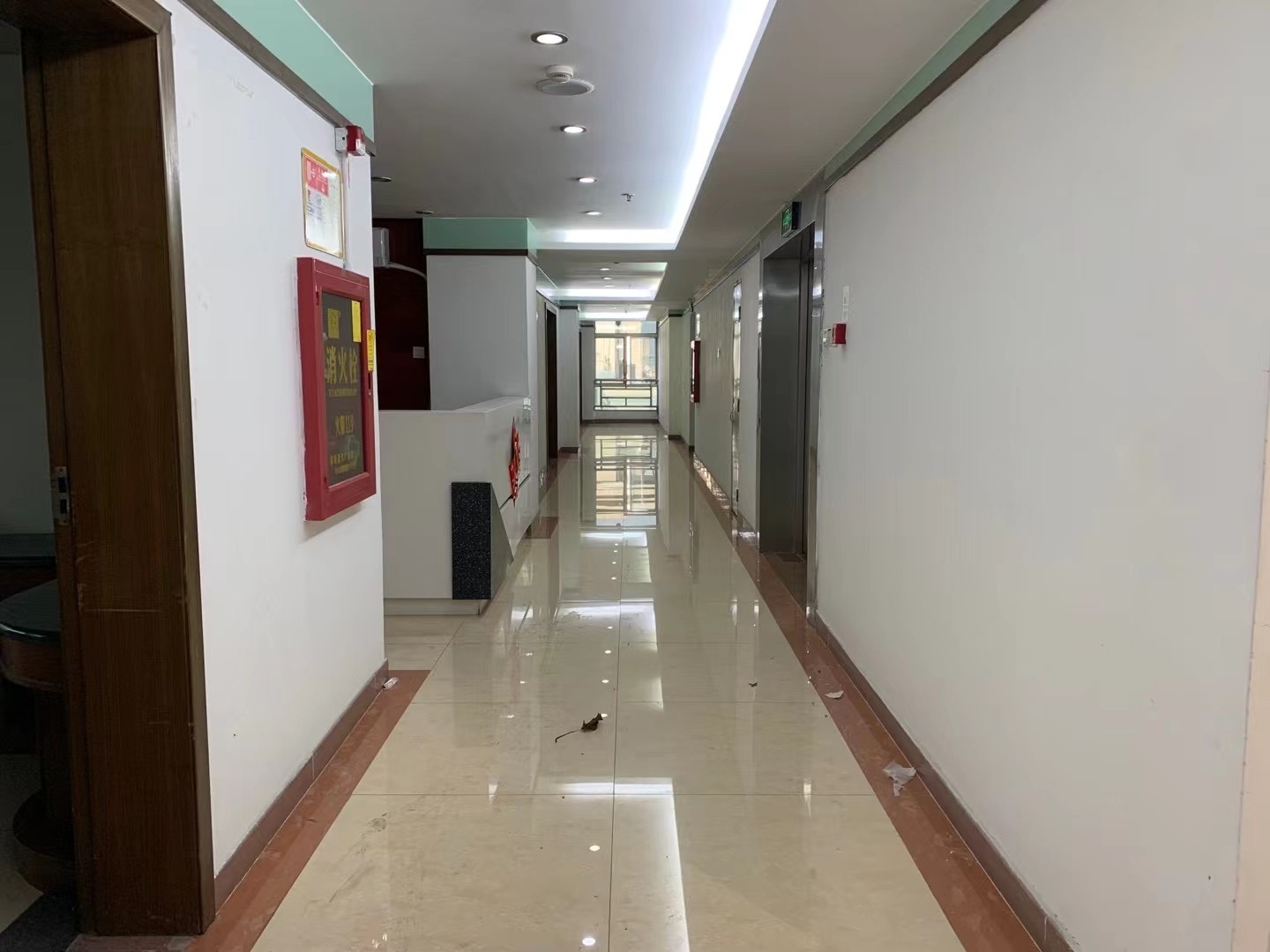 众冠大厦大堂实景图